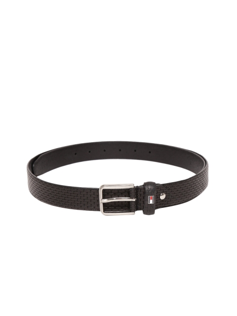 

Tommy Hilfiger Men Black Textured Leather Belt