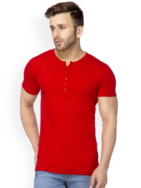 

Tinted Men Red Solid Henley Neck T-shirt