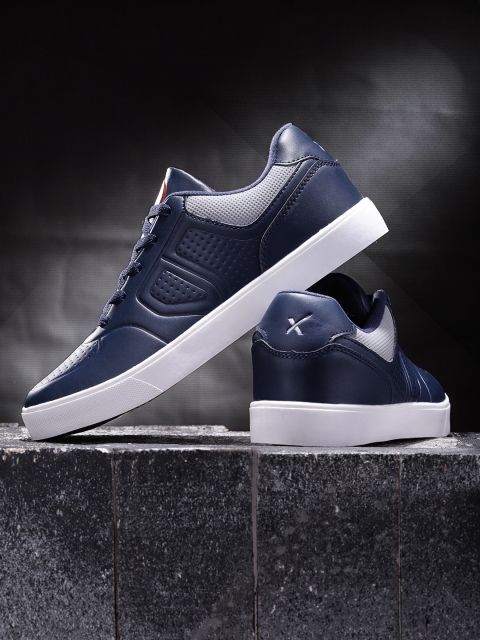 

HRX by Hrithik Roshan Men Navy Blue Sneakers