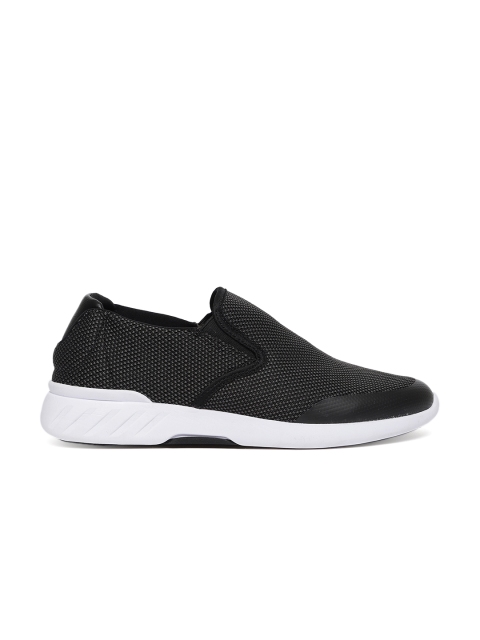 

ether Men Black Slip-On Sneakers