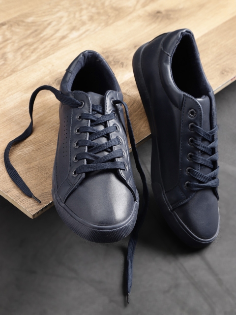 

Roadster Men Navy Blue Sneakers