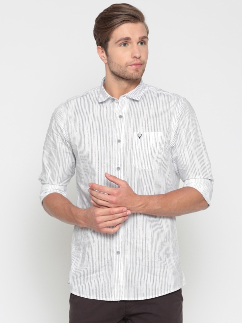 

Solly Jeans Co. Men White Custom Regular Fit Striped Casual Shirt