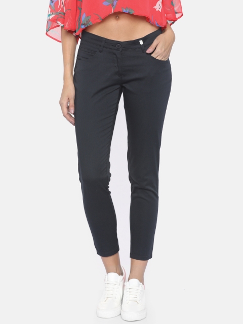 

Park Avenue Women Black Tapered Fit Solid Regular Cropped Trousers
