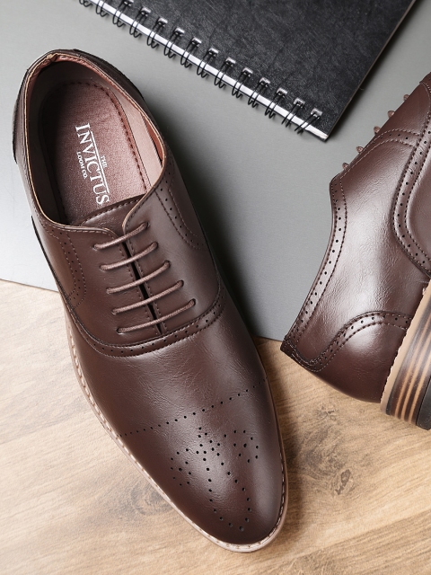 

INVICTUS Men Coffee Brown Formal Oxfords with Brogue Detail