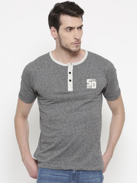 

Slub Men Grey Slim Fit Solid Henley Neck T-shirt