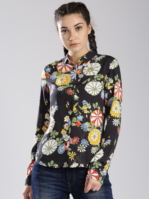 

Levis Women Black Regular Fit Printed Casual Shirt