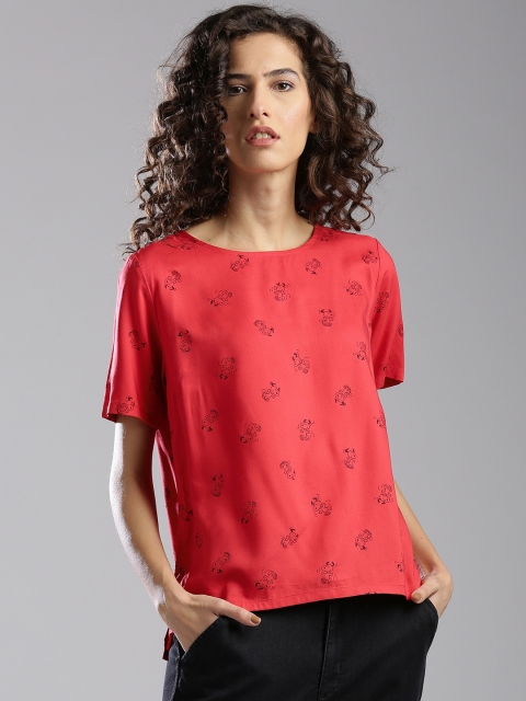 

Levis Women Red Printed Top