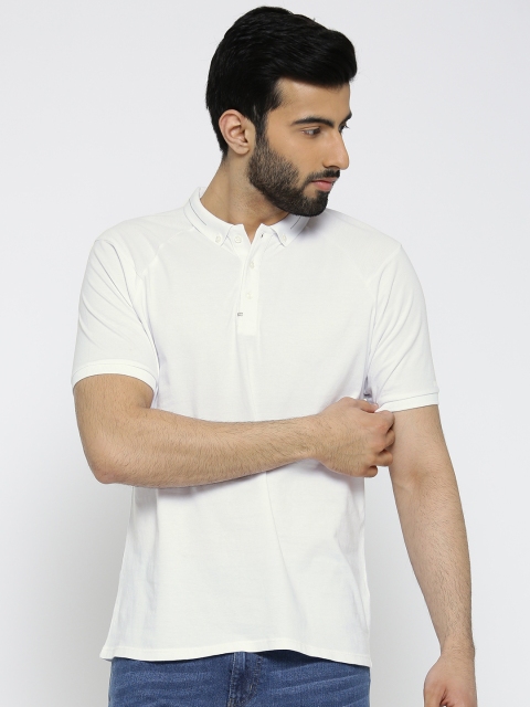 

Blackberrys Men White Solid Pure Cotton T-shirt