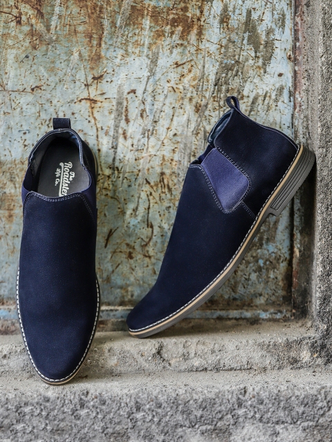 

Roadster Men Navy Solid Mid-Top Boots, Navy blue