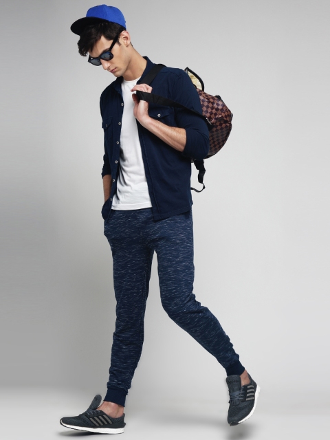 

Difference of Opinion Men Navy Blue Classic Regular Fit Solid Casual Shirt