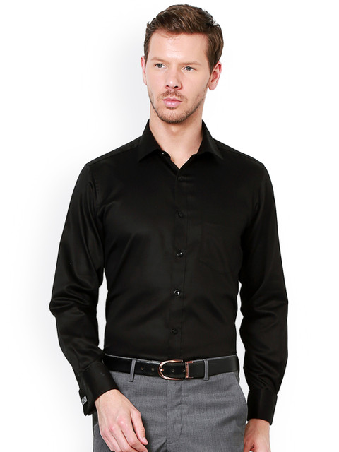 

Van Heusen Men Black Regular Fit Solid Formal Shirt