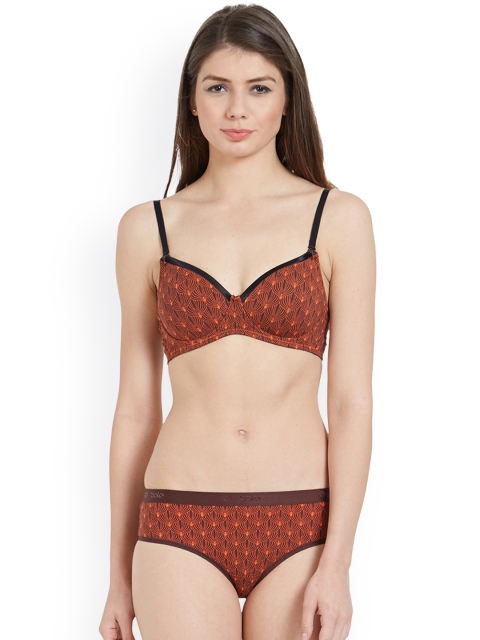 

Soie Brown Printed Lingerie set SET CB-104YARNS-2