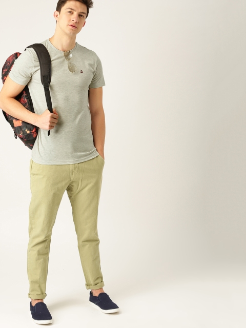 

United Colors of Benetton Men Grey Melange Solid Round Neck T-shirt