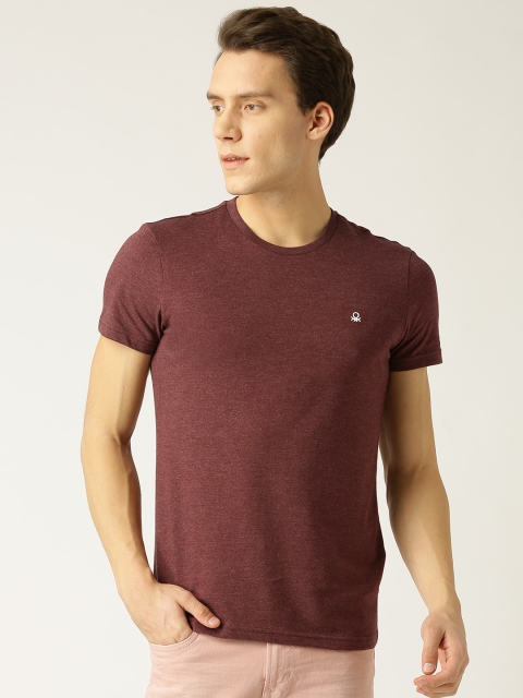 

United Colors of Benetton Men Burgundy Solid Round Neck T-shirt