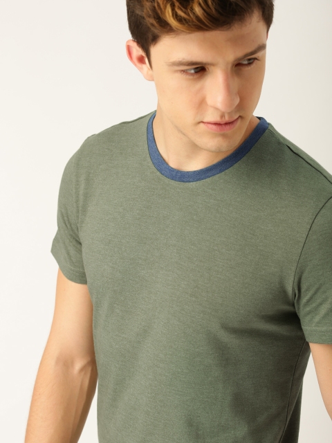 

United Colors of Benetton Men Olive Green Solid Round Neck T-shirt