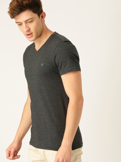 

United Colors of Benetton Men Charcoal Grey Printed T-shirt