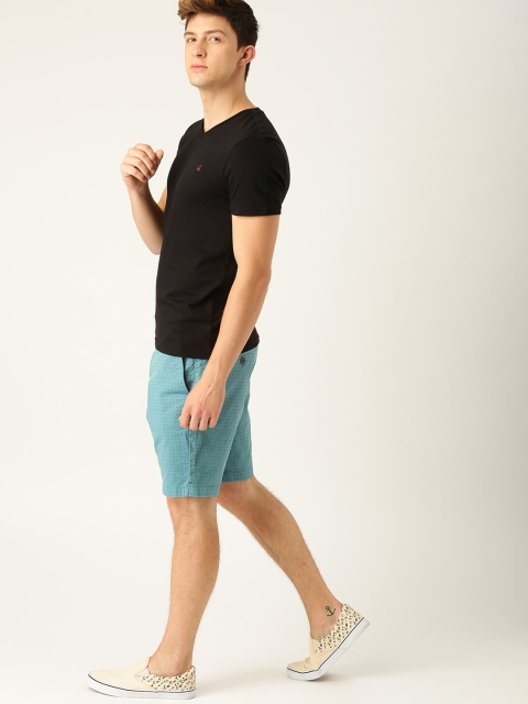 

United Colors of Benetton Men Black Solid V-Neck T-shirt