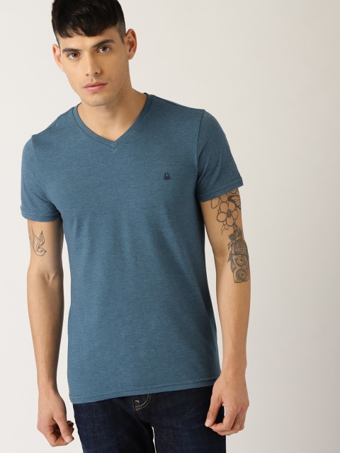 

United Colors of Benetton Men Blue Solid V-Neck T-shirt