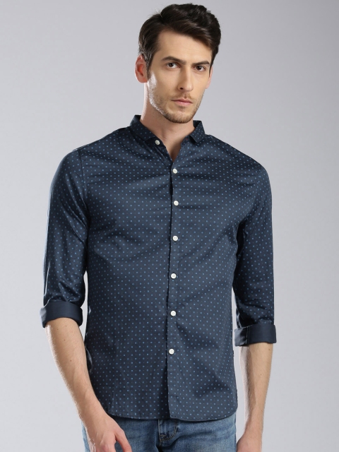 

Levis Men Blue Regular Fit Printed Casual Shirt
