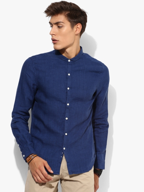 

Levis Men Navy Blue Linen Regular Fit Solid Casual Shirt