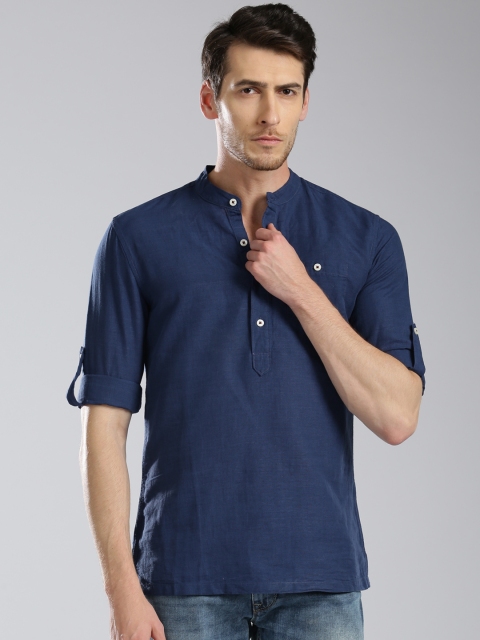 

Levis Men Blue Slim Fit Solid Casual Shirt