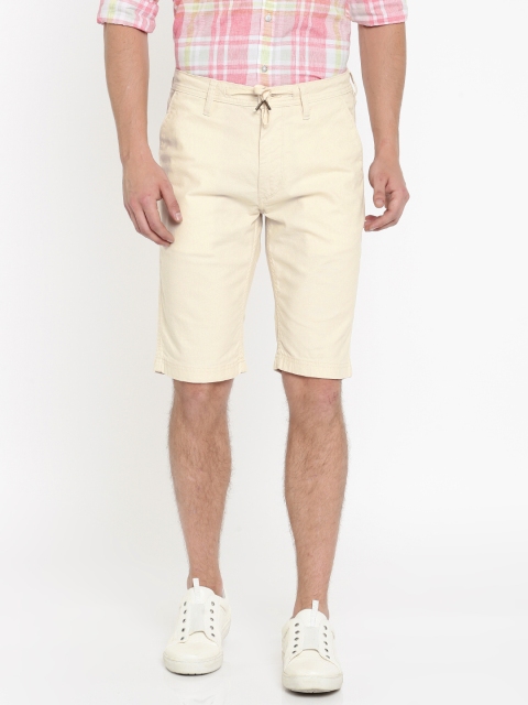 

Lee Men Cream-Coloured Solid Slim Fit Regular Shorts
