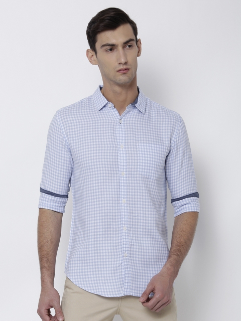 

Black coffee Men White & Blue Slim Fit Checked Casual Shirt