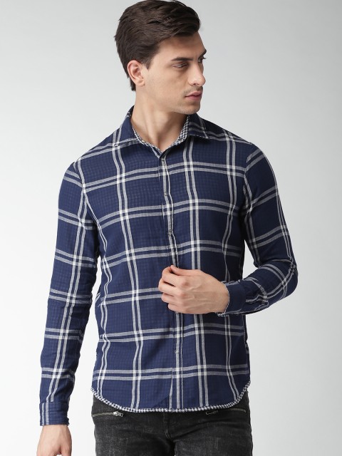 

Celio Men Navy Blue & Off-White Regular Fit Checked Casual Shirt
