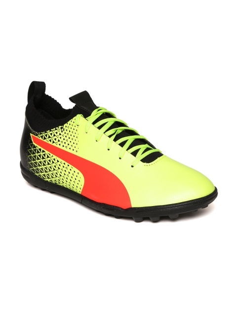 

Puma Men Fluorescent Green Football Shoes