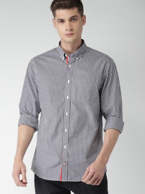 

Tommy Hilfiger Men Navy Blue & White Regular Fit Checked Casual Shirt