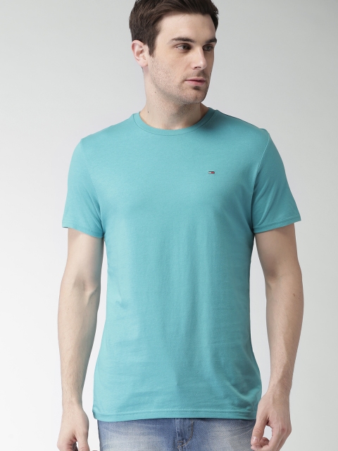 

Tommy Hilfiger Men Blue Solid Slim Fit T-shirt