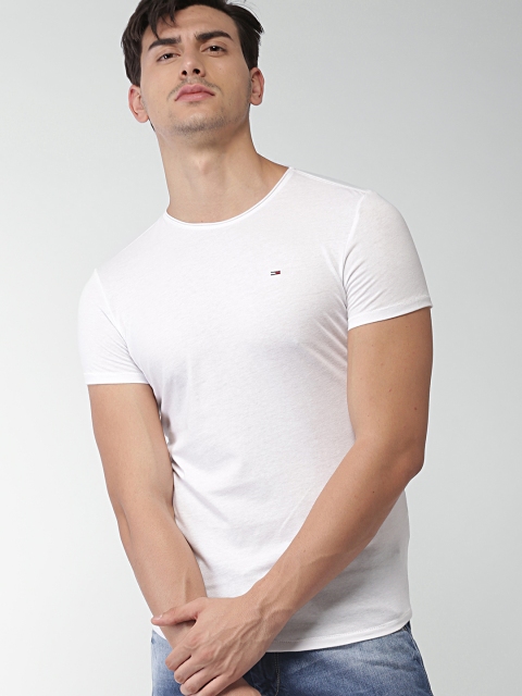 

Tommy Hilfiger Men White Solid Round Neck T-shirt