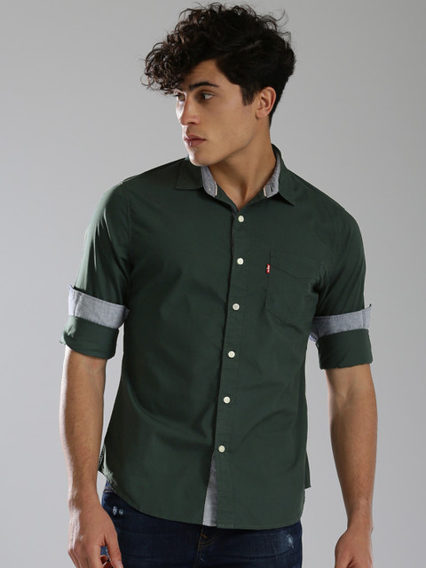 

Levis Men Green Slim Fit Solid Casual Shirt