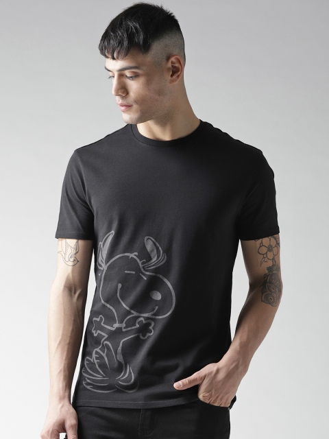 

Levis Men Black Printed T-shirt