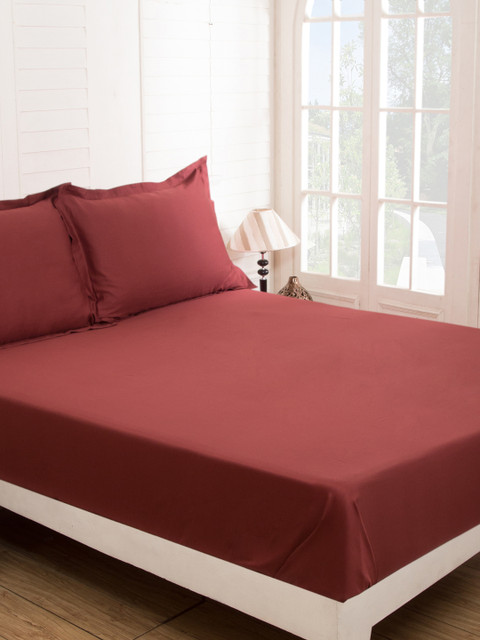 

MASPAR Red Solid Flat 300 TC Cotton 1 Queen Bedsheet with 2 Pillow Covers