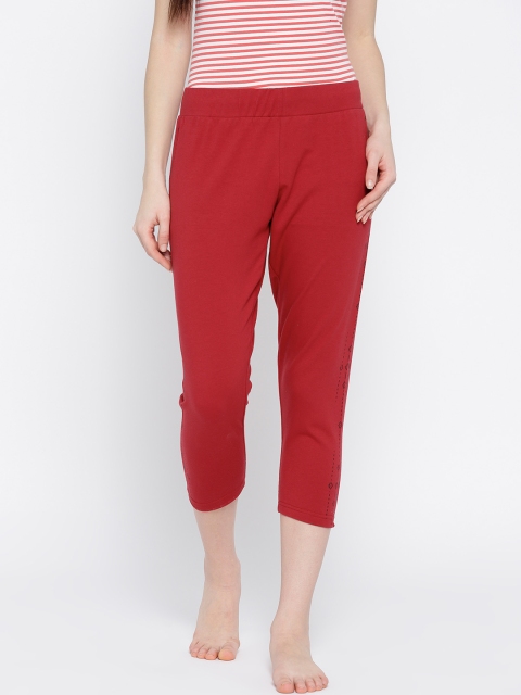 

Sweet Dreams Women Red Solid Slim Fit Capris