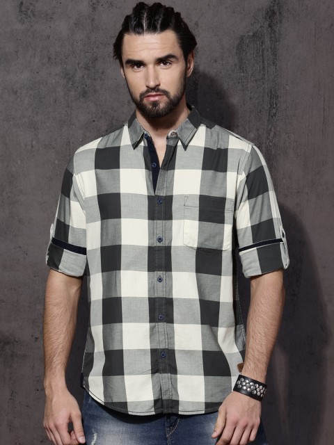 

Roadster Men Off-White & Grey Regular Fit Checked Casual Shirt