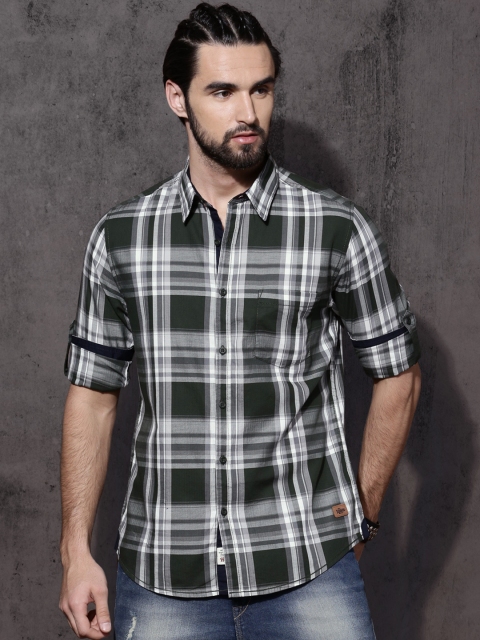 

Roadster Men Green & White Regular Fit Checked Casual Shirt