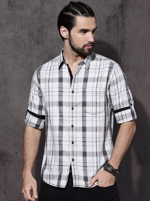 

Roadster Men White & Grey Regular Fit Checked Casual Shirt