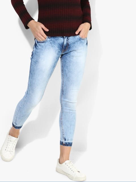 

People Women Blue Slim Fit Mid-Rise Clean Look Stretchable Cropped Jeans