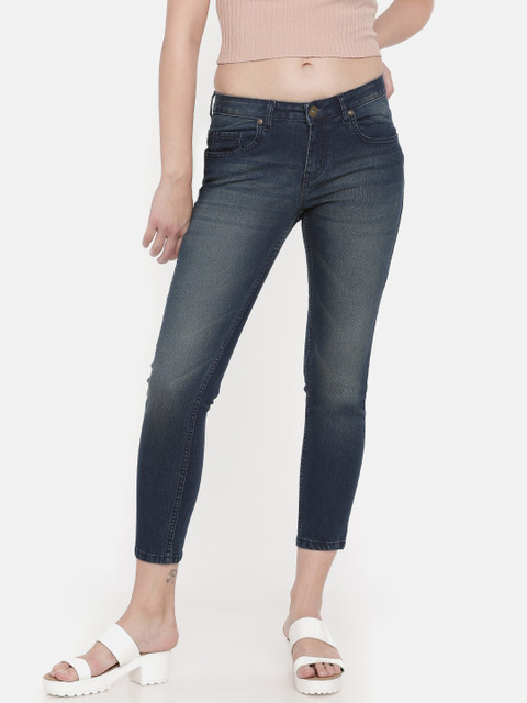 

People Women Blue Slim Fit Mid-Rise Clean Look Stretchable Cropped Jeans