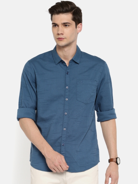 

Lee Men Blue Slim Fit Self Design Casual Shirt