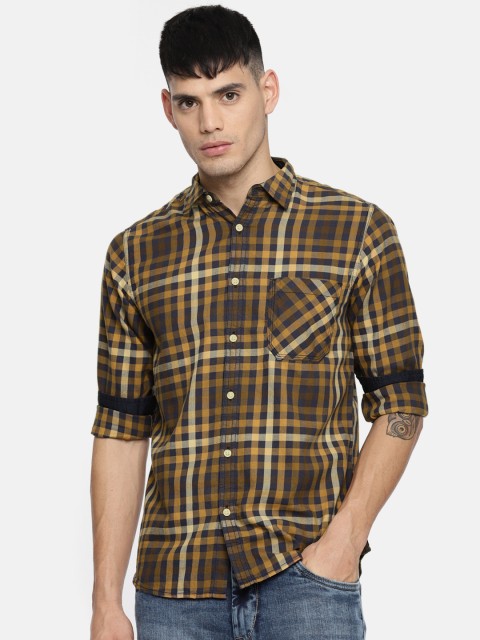 

Pepe Jeans Men Brown & Navy Regular Fit Checked Casual Shirt