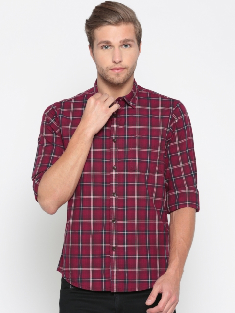 

Pepe Jeans Men Maroon Slim Fit Checked Casual Shirt