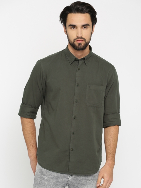 

Indian Terrain Men Charcoal Grey Chiseled Slim Fit Solid Casual Shirt