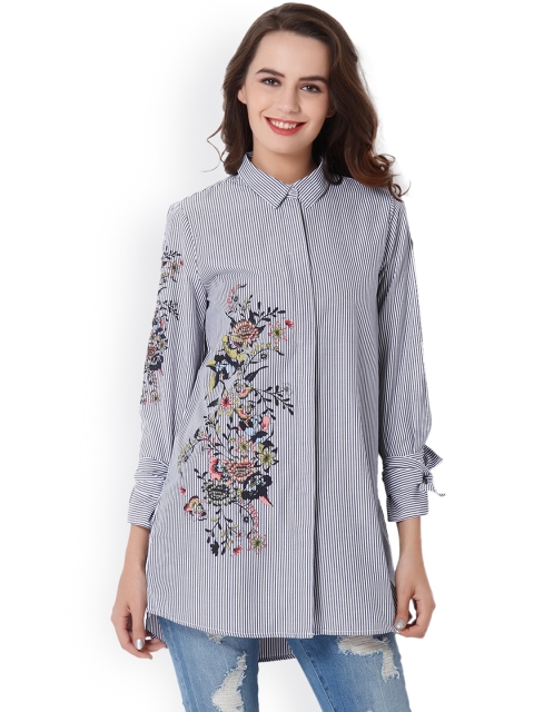 

ONLY Women White & Blue Regular Fit Striped Casual Shirt