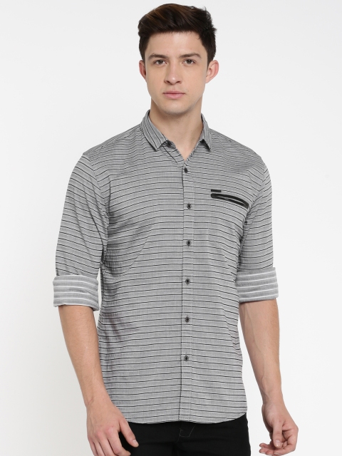 

Wrangler Men Grey & Black Regular Fit Striped Casual Shirt