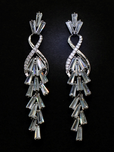 

Amavi Silver-Toned & White Contemporary Drop Earrings