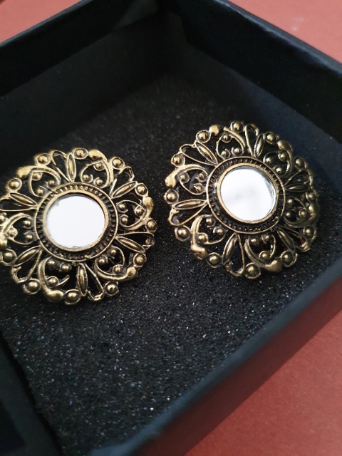 

Infuzze Antique Gold-Toned Oversized Studs