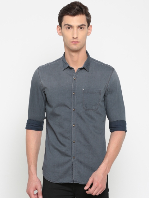 

Numero Uno Men Grey Regular Fit Solid Chambray Casual Shirt